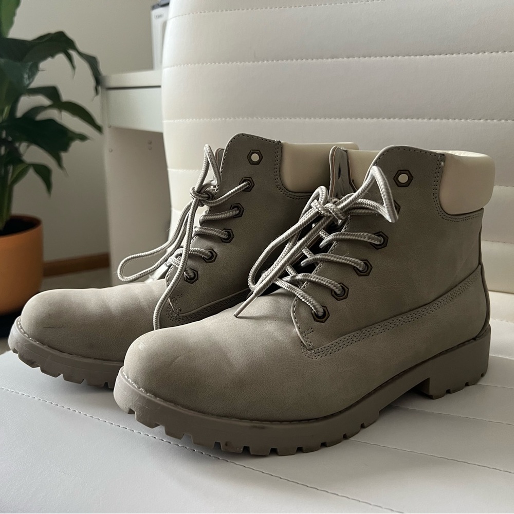SO boots